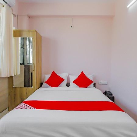 Oyo 79181 Sri Dhanalakshmi Boarding & Lodging Bangalore Exterior foto